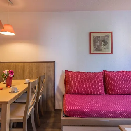 Apartment Avec Acces Aux Domaines Skiables Et Parking - Fr-1-517-13