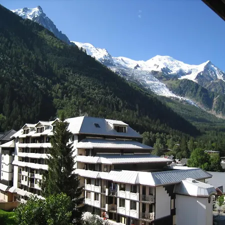 2 Pieces Avec Parking Pres Gare Routiere Et Remonte-pentes, Chamonix-mont-blanc - Fr-1-517-13 Apartment