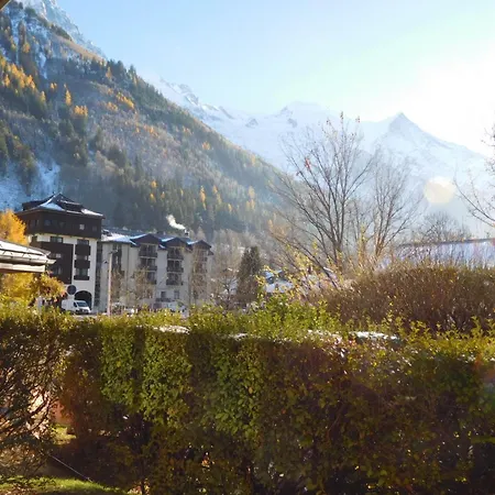 2 Pieces Avec Parking Pres Gare Routiere Et Remonte-pentes, Chamonix-mont-blanc - Fr-1-517-13 Apartment